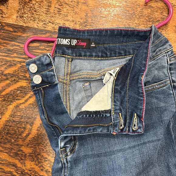 Double-Button Skinny Jeans - Picture 4 of 6